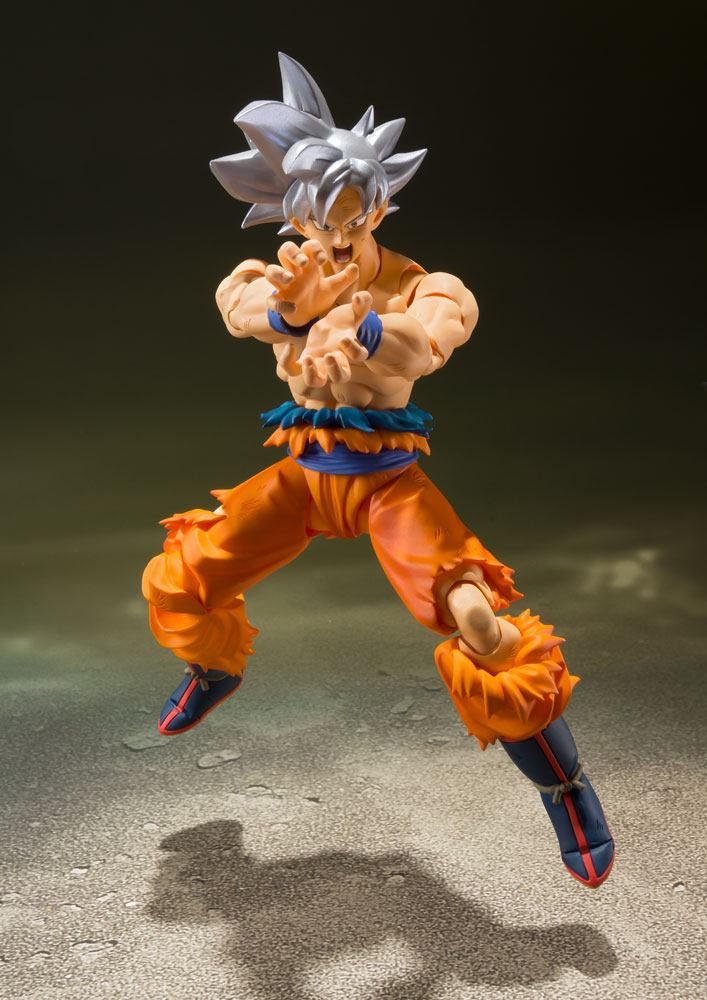 DRAGON BALL SUPER - Figurine Figuarts - Son Goku Ultra Instinct - 14cm 