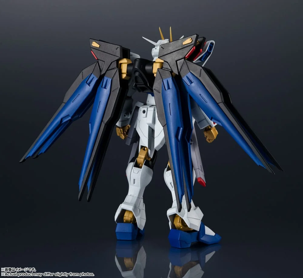 GUNDAM - Gundam Seed Destiny ZGMF-X20A - Action Figure 15cm