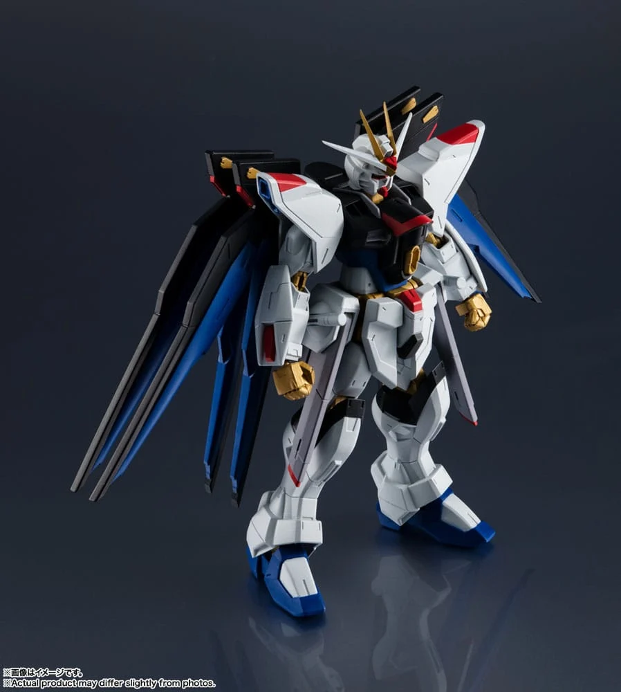 GUNDAM - Gundam Seed Destiny ZGMF-X20A - Action Figure 15cm